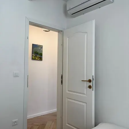 Modern Olive 30 Meters From The In Apartment *