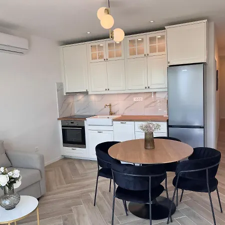 Modern Olive 30 Meters From The In Apartment *