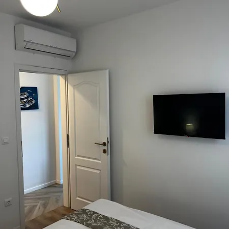 Modern Olive 30 Meters From The In Duće
