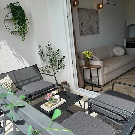 Lägenhet Modern Olive 30 Meters From The In